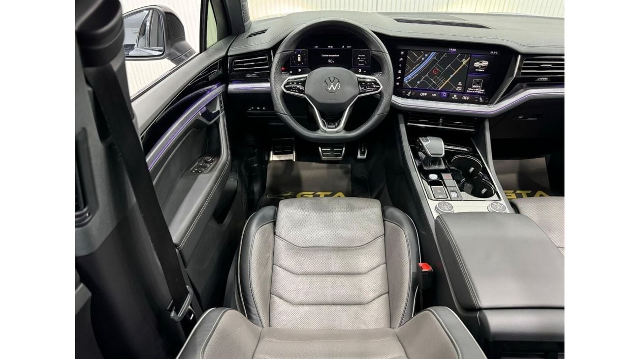 فولكس واجن طوارق 2022 Volkswagen Touareg R-Line Black Edition, Jan 2027 VW Warranty, Full VW Service History, GCC
