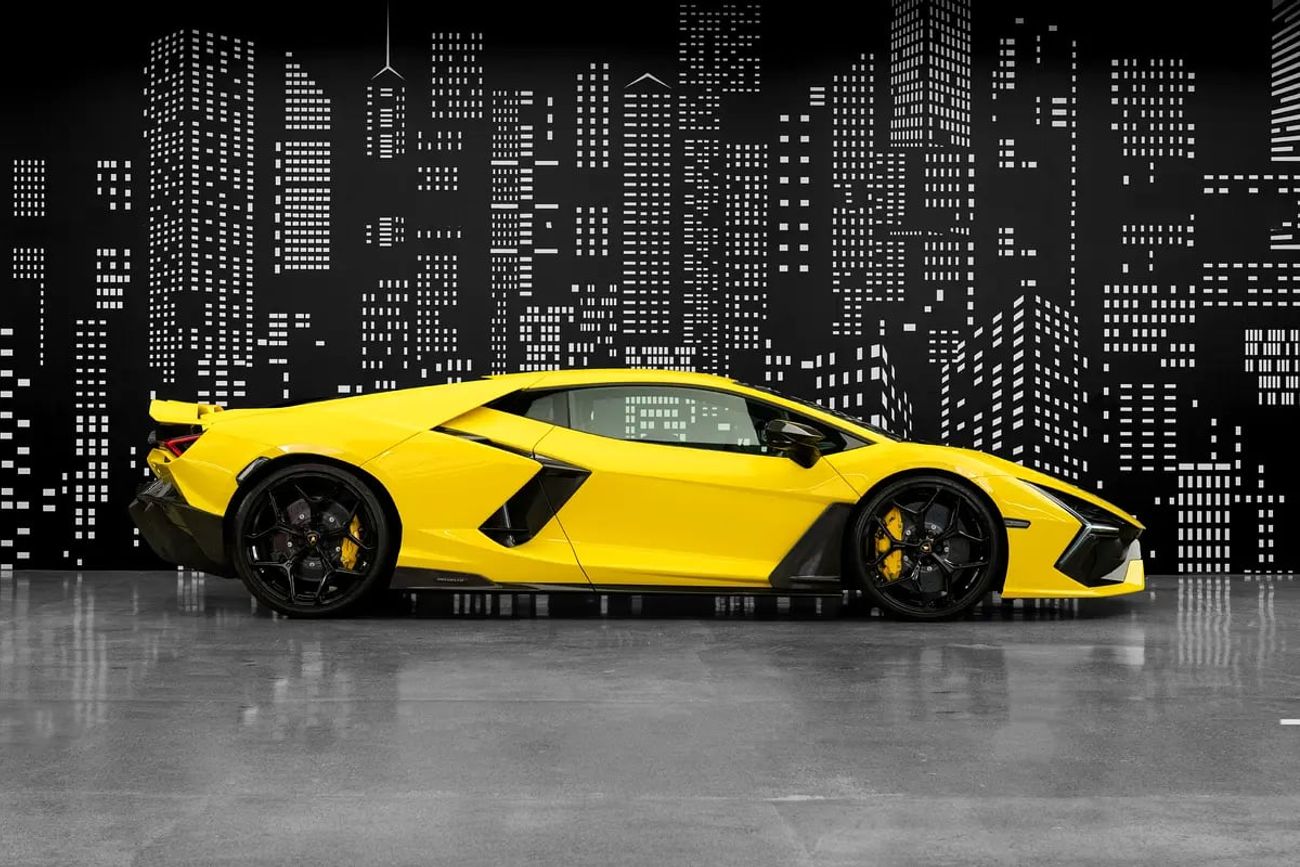 لامبورغيني ريفويلتو 6.5L V12 Hybrid