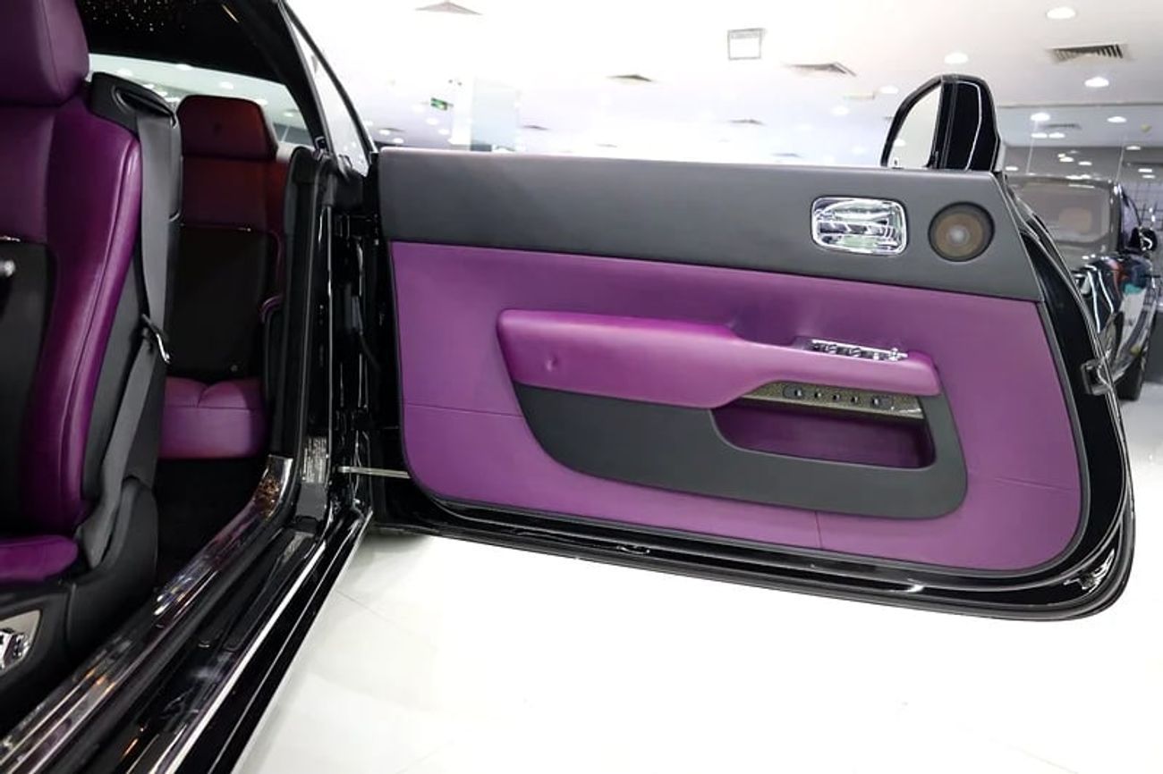 Rolls-Royce Wraith Black Badge, Starlights, Two-Tone Interior, GCC Specs!!