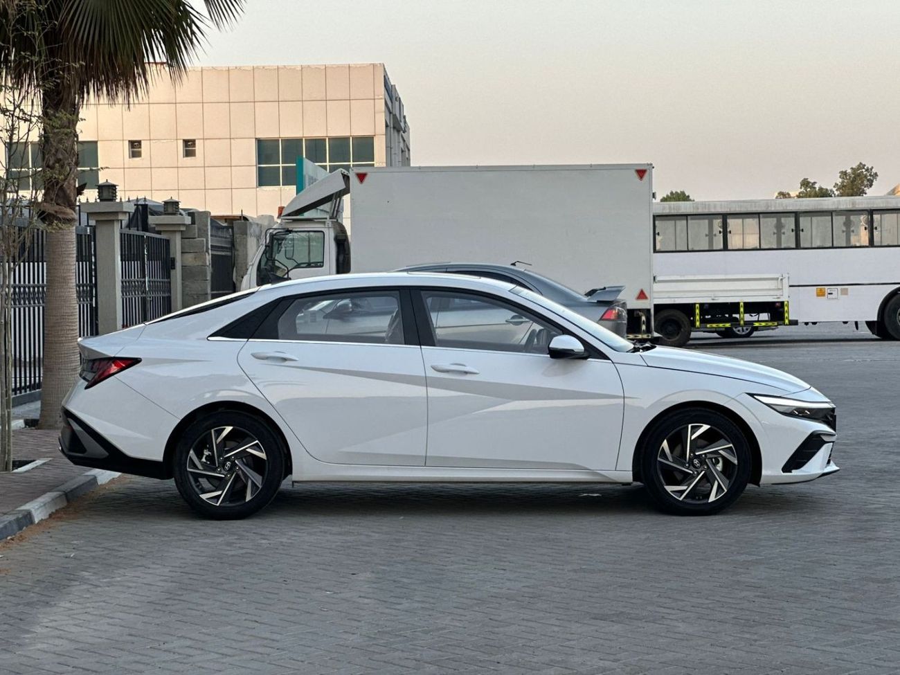 هيونداي إلانترا مواصفات الخليج