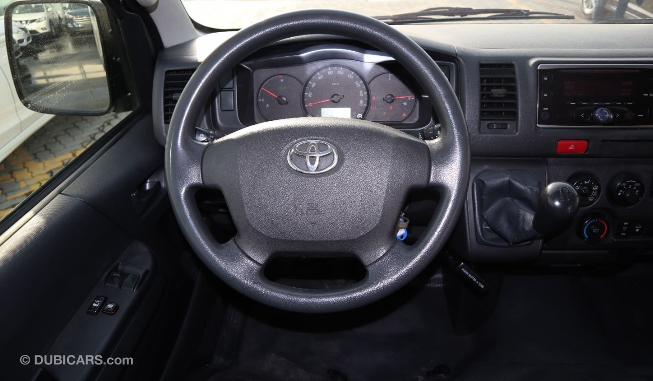 Toyota Hiace Toyota Haice High Roof 2017  GCC in excellent condition without accidents, very clean from inside an