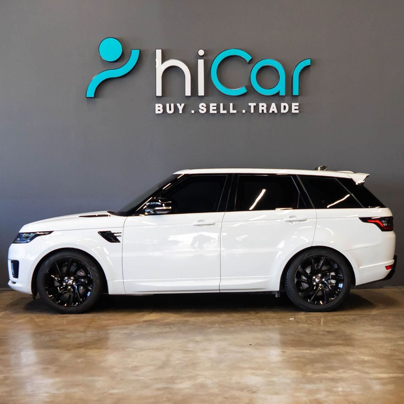 Land Rover Range Rover Sport HSE P360 3.0L 3,449 P.M • 0% Downpayment • Range Rover Sport HSE • 1 Year Warranty