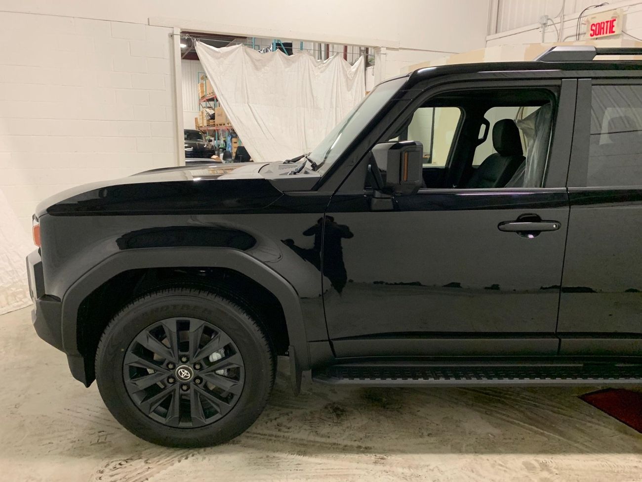 تويوتا برادو 26/26 PREMIUM HYBRID MAX