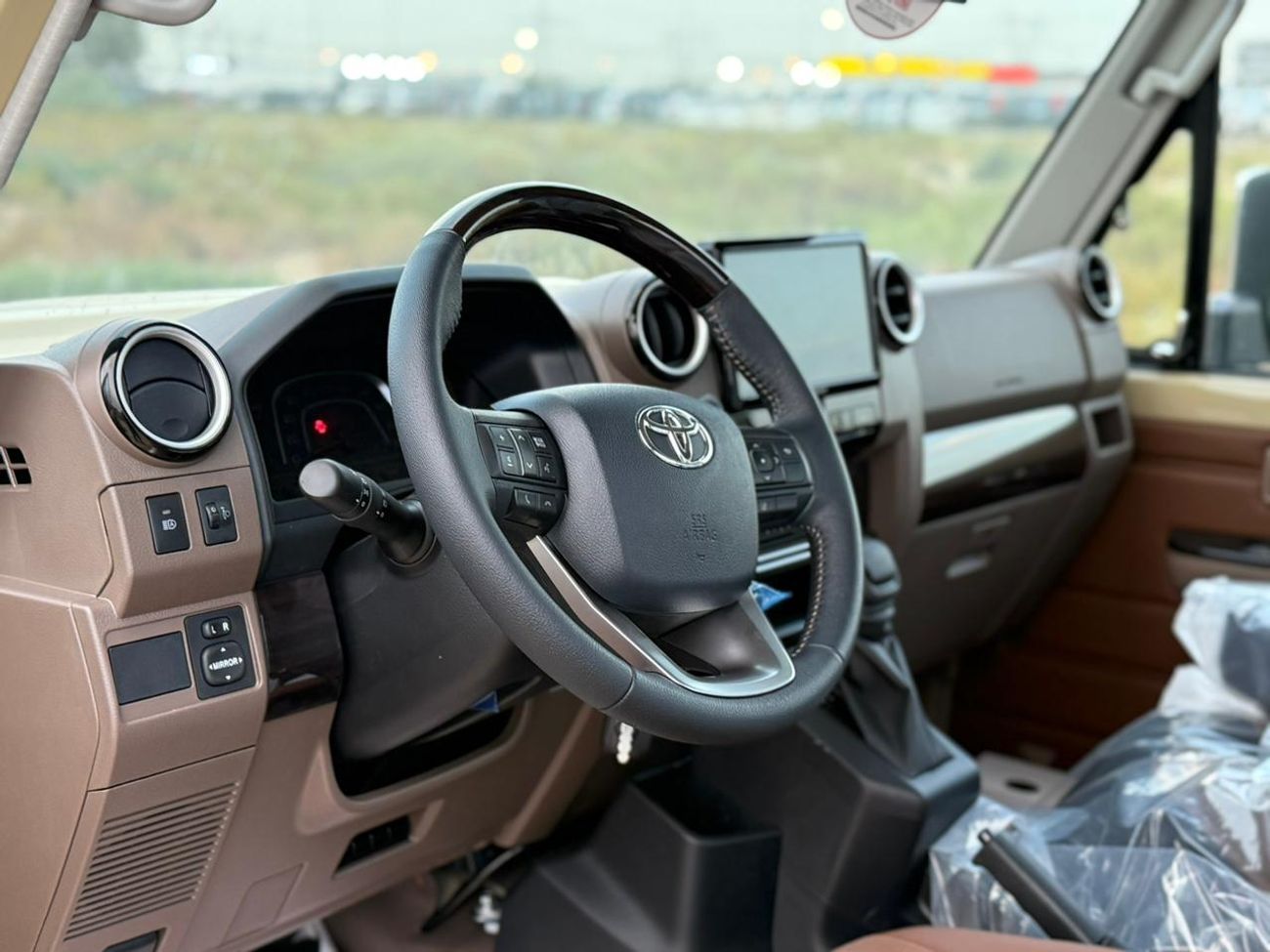 تويوتا لاند كروزر بيك آب 4.0 SINGLE CAB FULL SAUDI SPECS