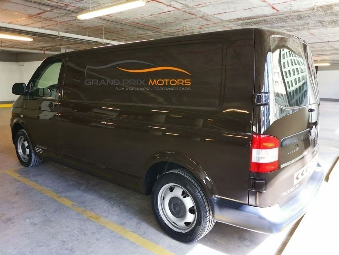 Volkswagen T6 Transporter Volkswagen Transporter LONG Wheel Base AUTOMATIC 2015 Model GCC Specs With Full Service History In P