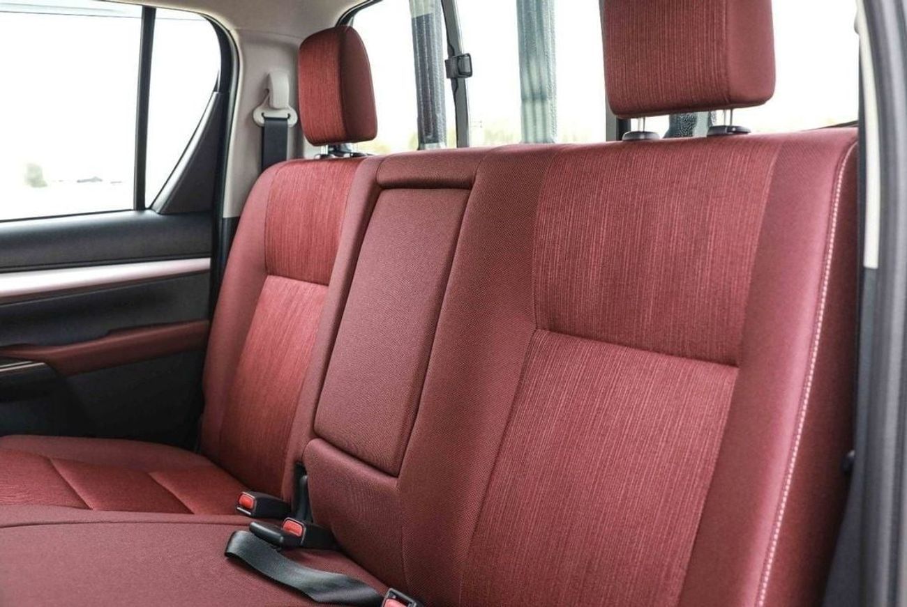 تويوتا هيلوكس 2025 TOYOTA HILUX HI 2.7 - PLATINUM WHITE PEARL inside MAROON | Export Only