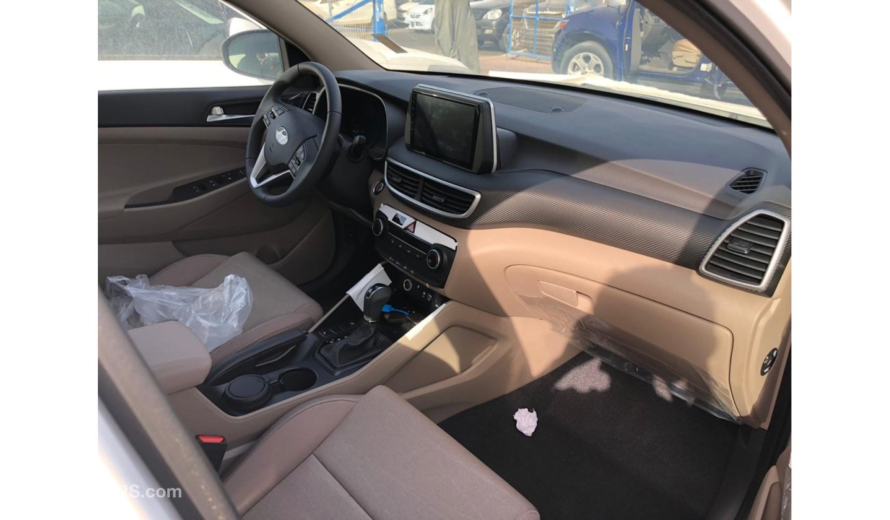 Hyundai Tucson Tucson 2.0L, SPECIAL LED, DVD+ Rear Camera, 2-Pwr Seats, Alloy Rims 18'', خصيصا للسود