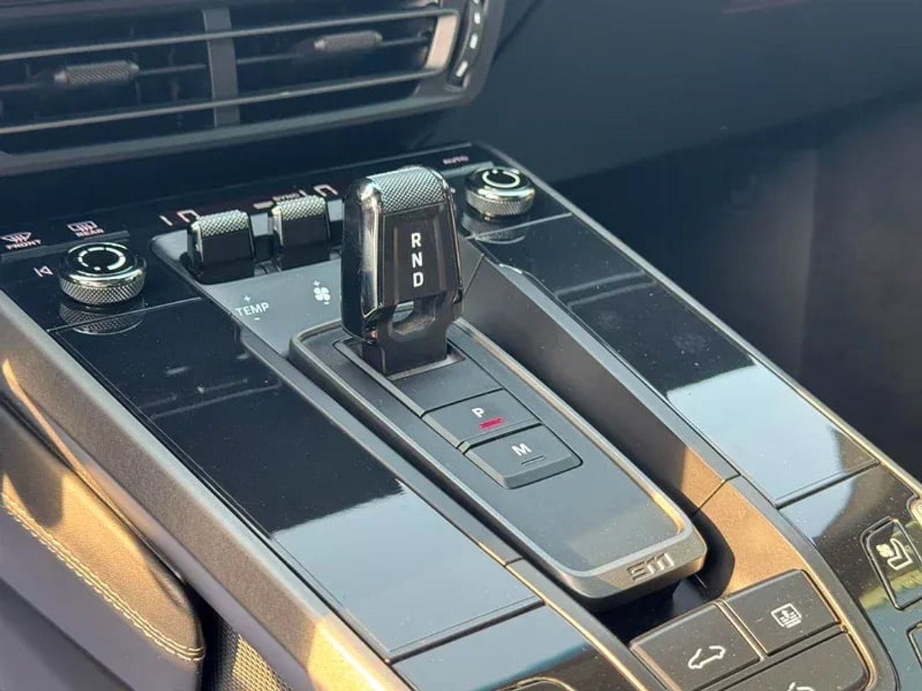 Porsche 911 Carrera 3.0L (444 HP) Coupe