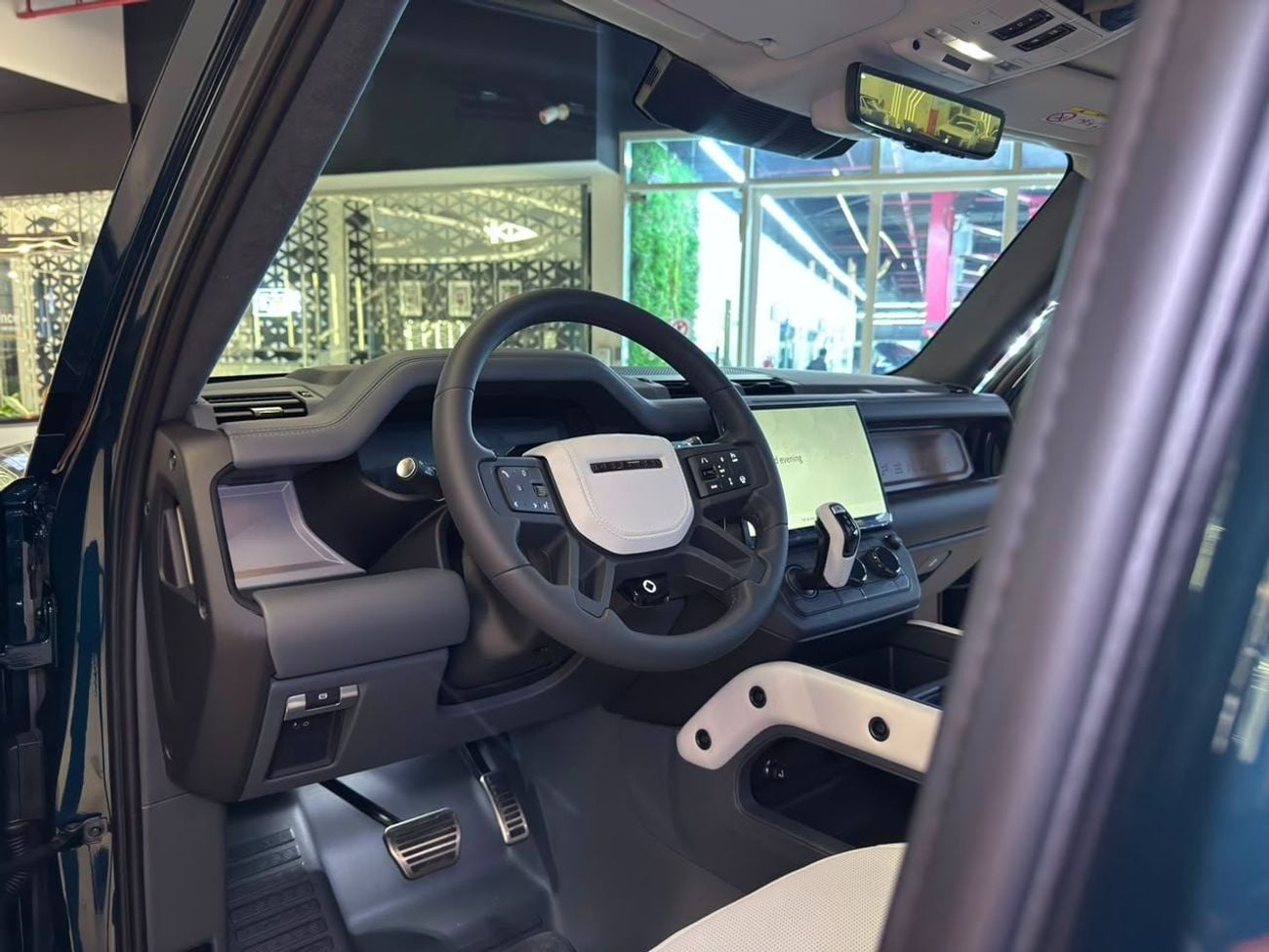 لاند روفر ديفندر 110 OCTA EDITION ONE P635 2026 Land Rover Defender 110 Octa P635 - ALTAYYER WARRANTY AND SERVICE