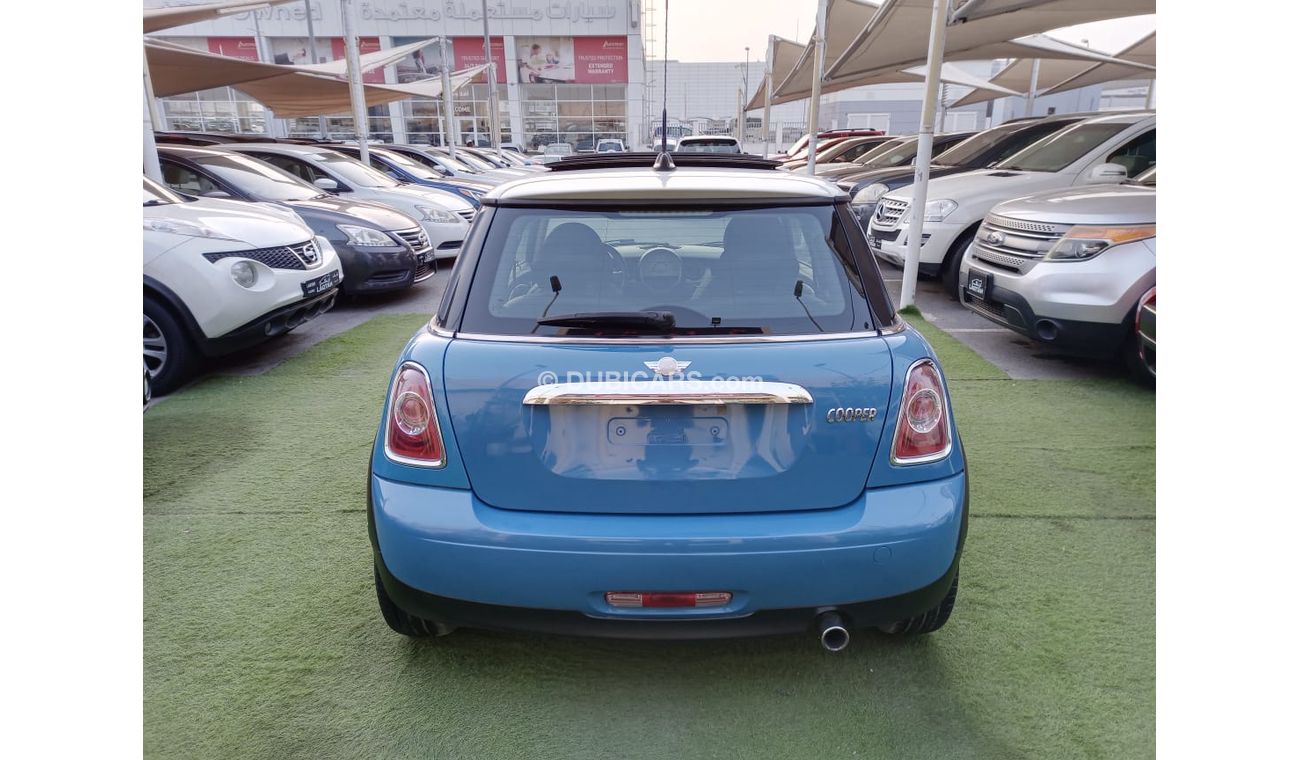 Mini Cooper 1600 cc, American specifications, 2013 model, panorama, cruise control, automatic sensor wheels, lea