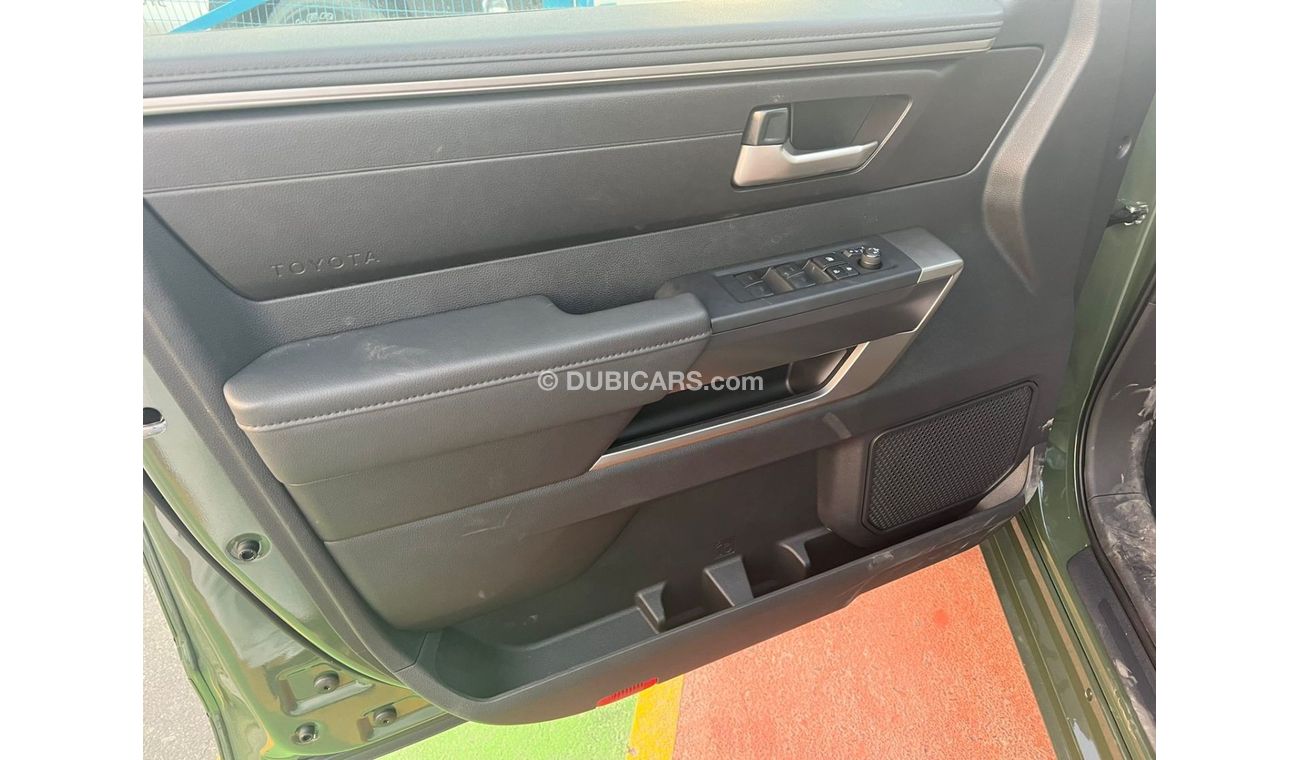 Toyota Tundra 3.5L SR5 CREW MAX