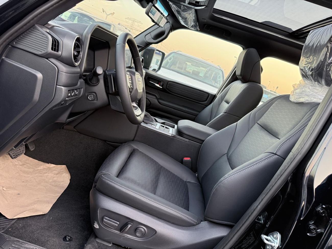تويوتا برادو Toyota Prado Luxury 2.4L 2026 With Panoramic Sunroof Black Petrol (Export Only)