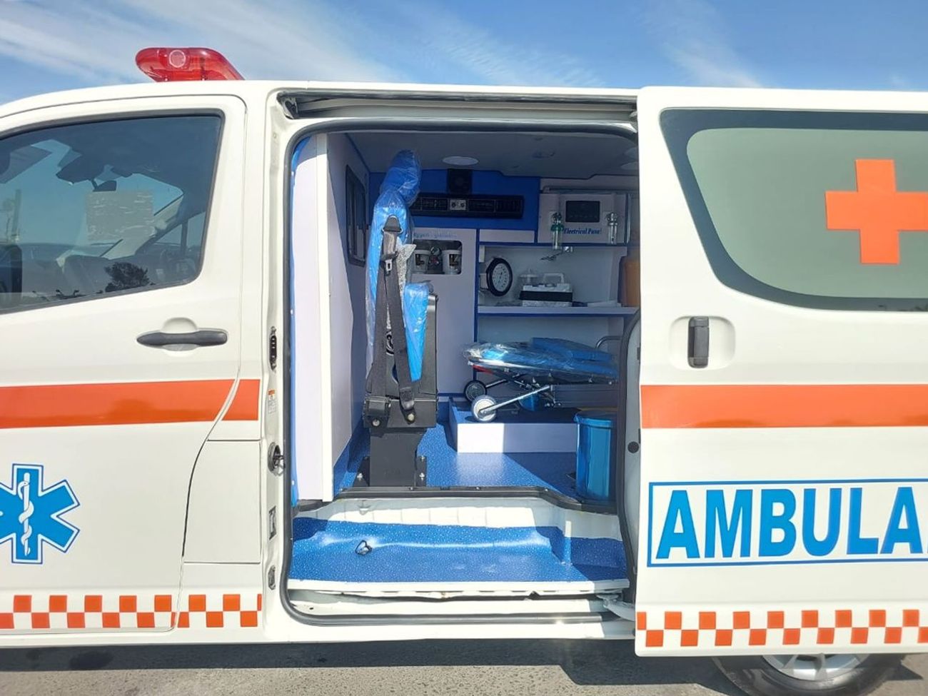 Toyota Hiace TOYOTA HIACE VAN AMBULANCE RHD 2019 MODEL 2.8 L DIESEL AUTOMATIC(PM03504)