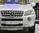 مرسيدس بنز ML 350 EXCELLENT DEAL for our Mercedes Benz ML350 4Matic ( 2009 Model ) in Silver Color GCC Specs