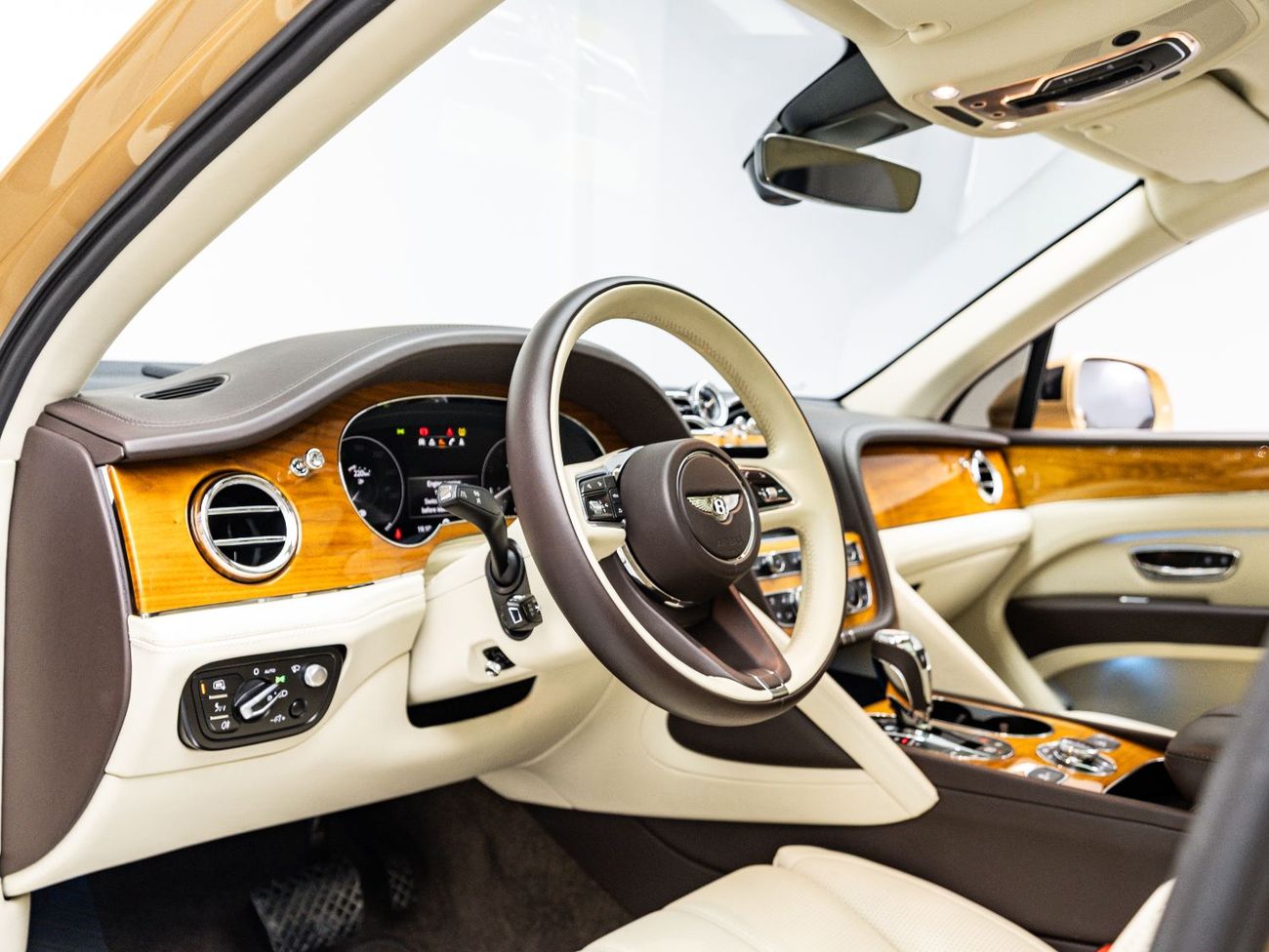 بنتلي بينتايجا 2022 Bentley Bentayga, 4.0TC V8, 4WD, 542bhp, 8 Speed Auto