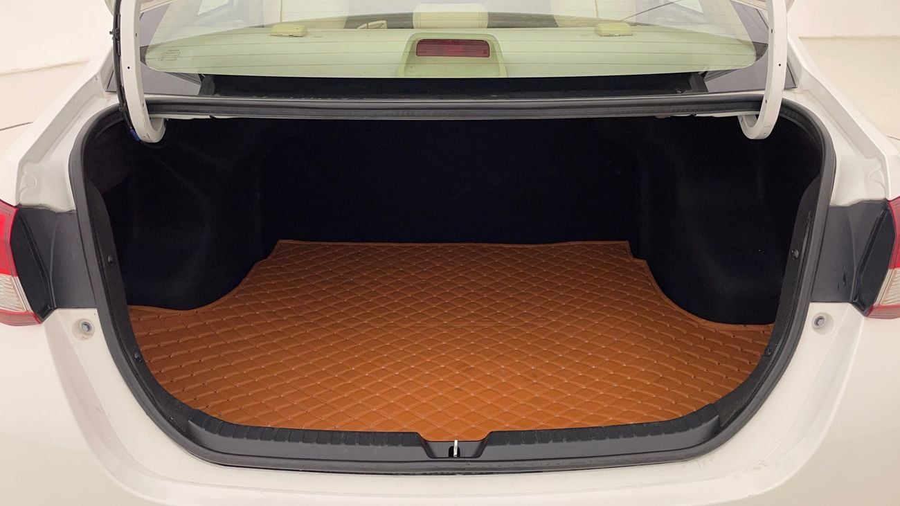 تويوتا يارس SE 1.5 | بدون دفعة مقدمة | اختبار القيادة في المنزل