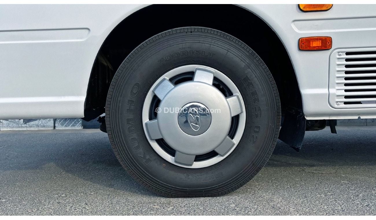 Hyundai County Hyundai County 4.2L diesel 22seter 2023
