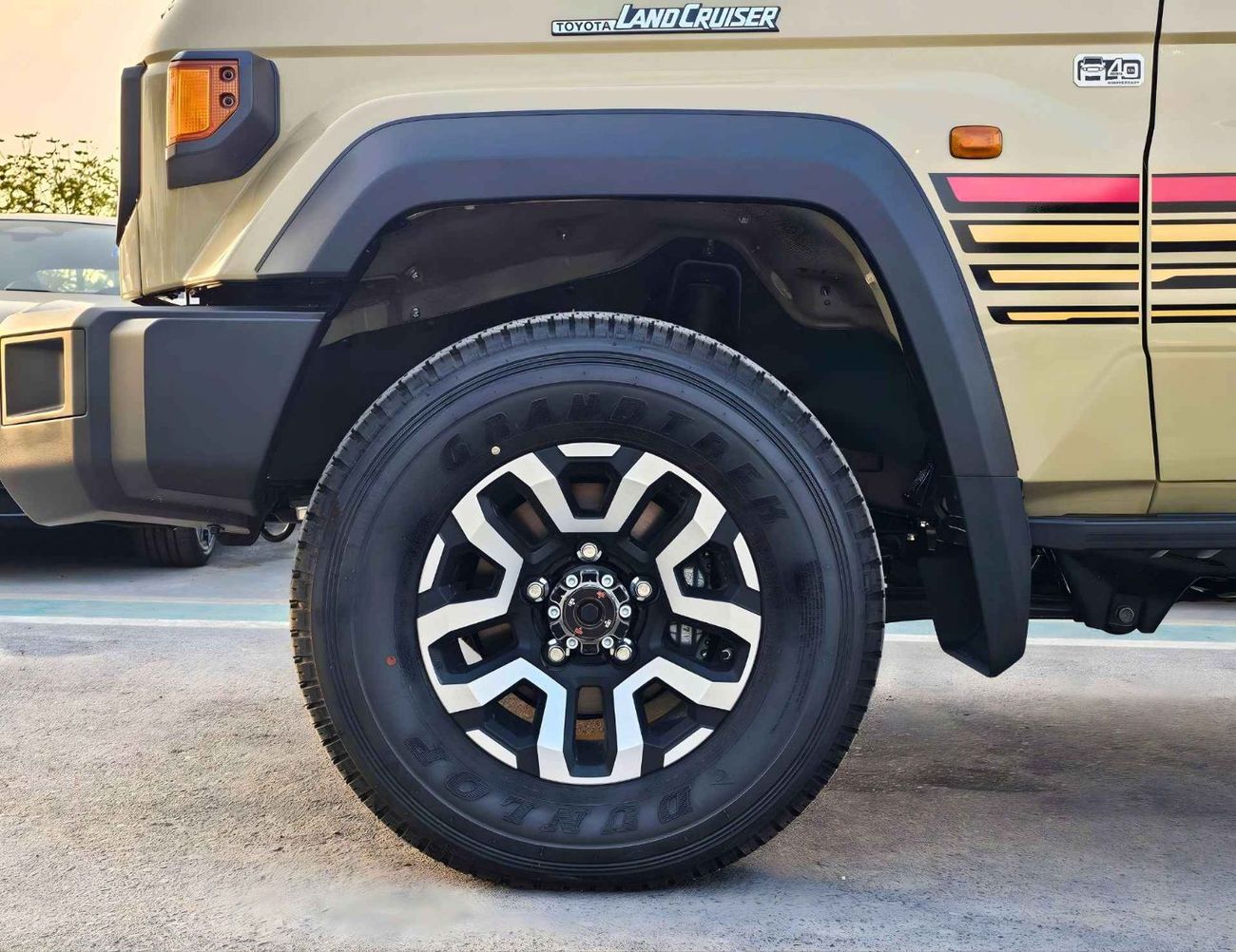 تويوتا لاند كروزر بيك آب LC79 LX-Z1 / DOUBLE CABIN / 2.8L V4 DIESEL A/T / DVD CAMERA / WINCH , SNORKEL / DIFF LOCK (CODE # LC