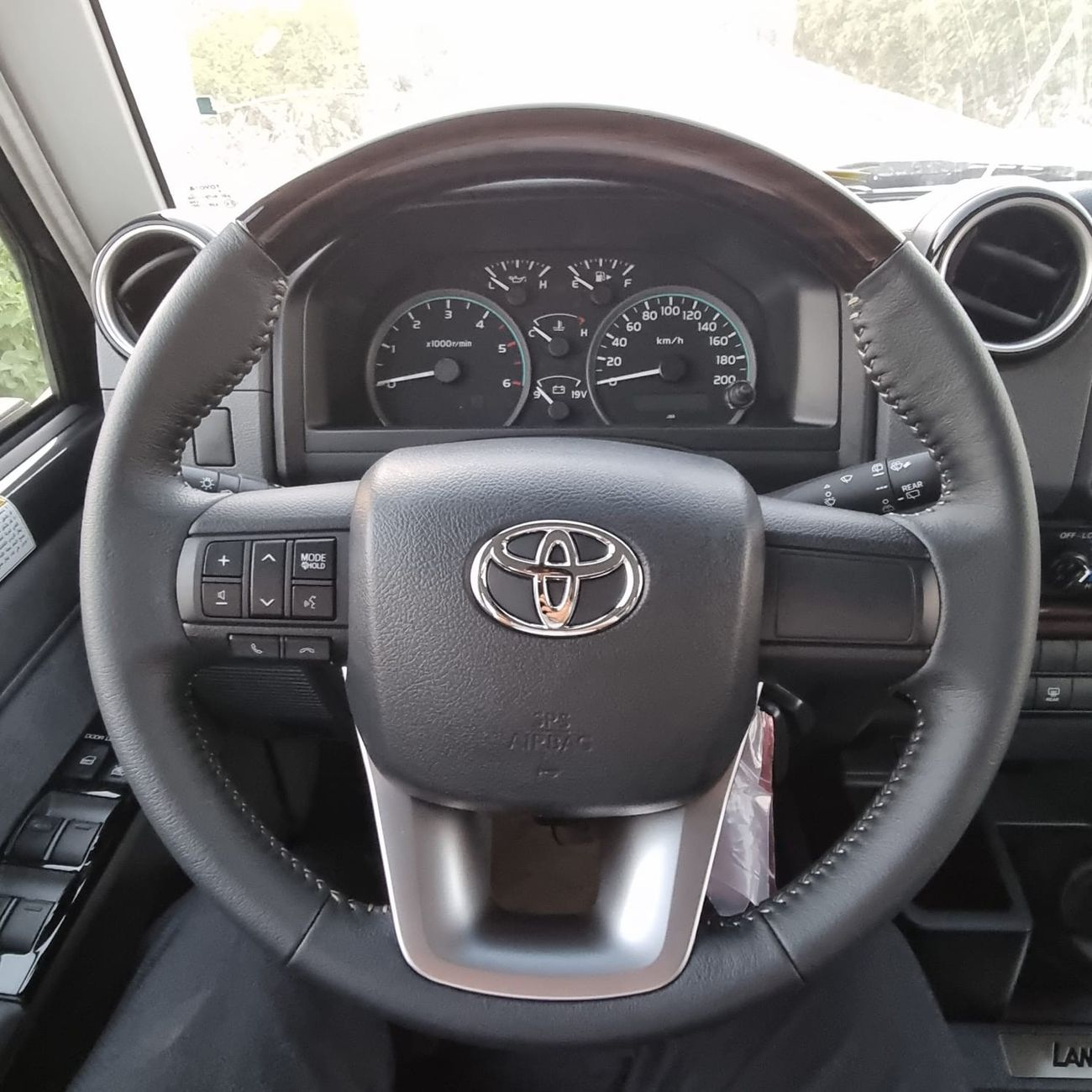 تويوتا لاند كروزر 70 Toyota LC 76 4.5 TDSL MID OPTION NEW SHAPE