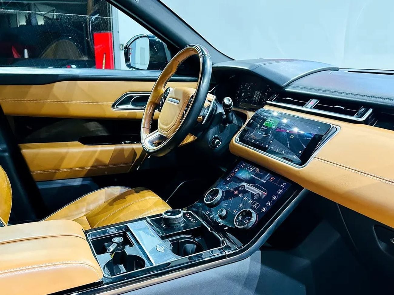 Land Rover Range Rover Velar DLX P250 R-Dynamic HSE 2.0L