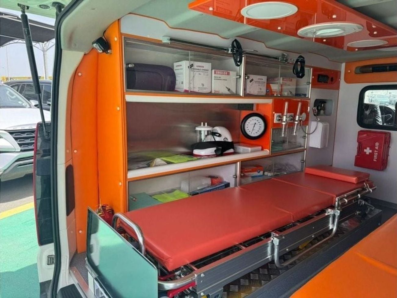 تويوتا هاياس 3.5L PETROL V6 STD ROOF AMBULANCE 2024