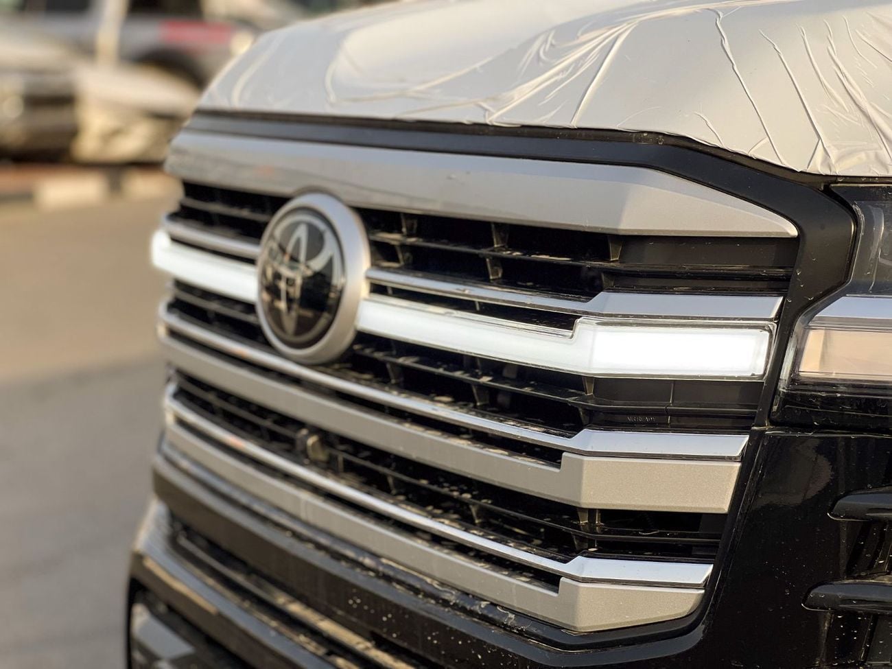 تويوتا لاند كروزر EXPORT ONLY - 2026 LC300 VX 4.0L (Highest Spec - Oman)