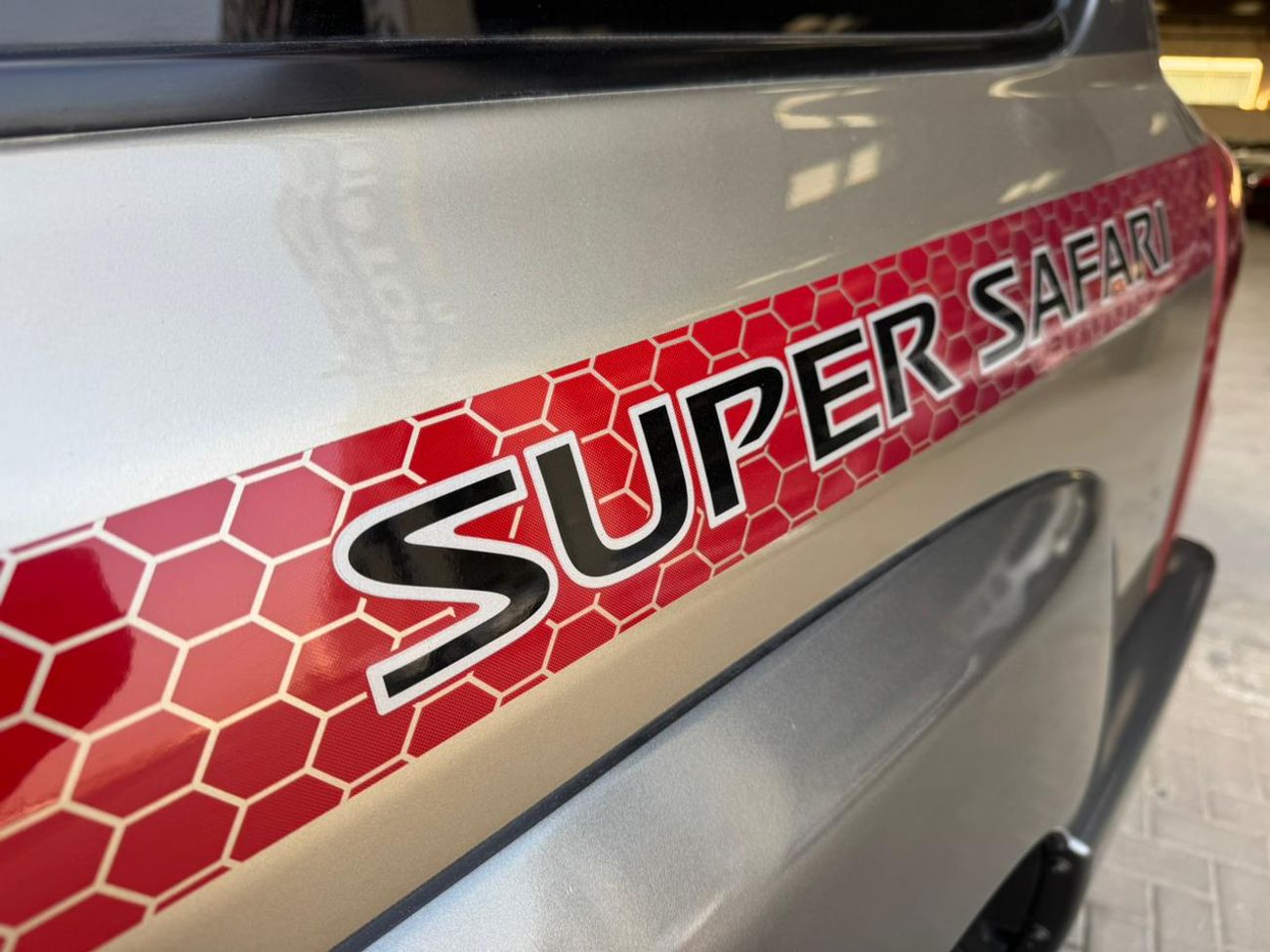 نيسان باترول سوبر سفاري سوبر سفاري / محرك VTC 4.8 لتر V6 / كامل المواصفات / فتحة سقف / قفل تفاضلي / مقاعد جلدية / بحالة ممتا