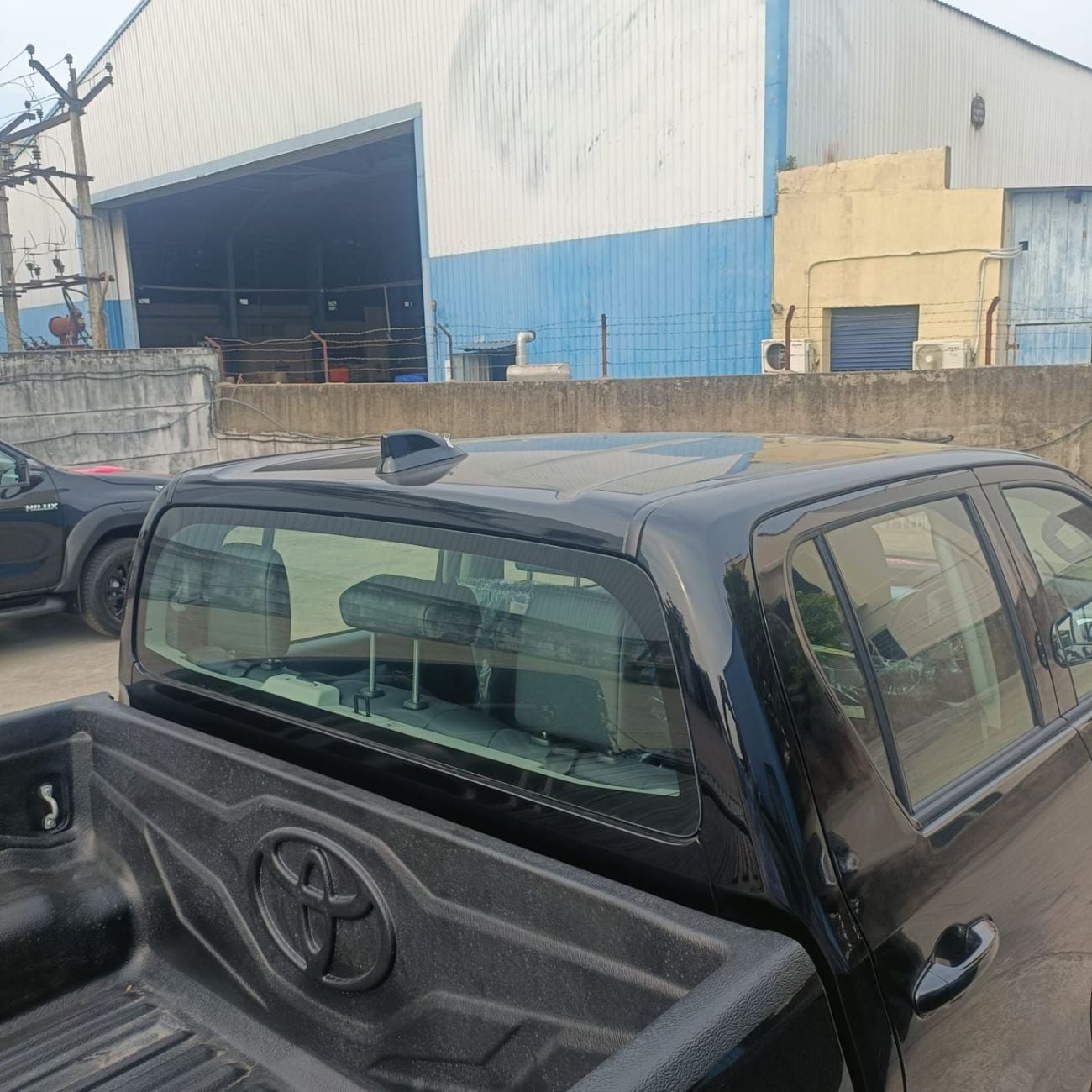 تويوتا هيلوكس DC 2.8L RIGHT HAND DRIVE DIESEL AUTOMATIC TRANSMISSION