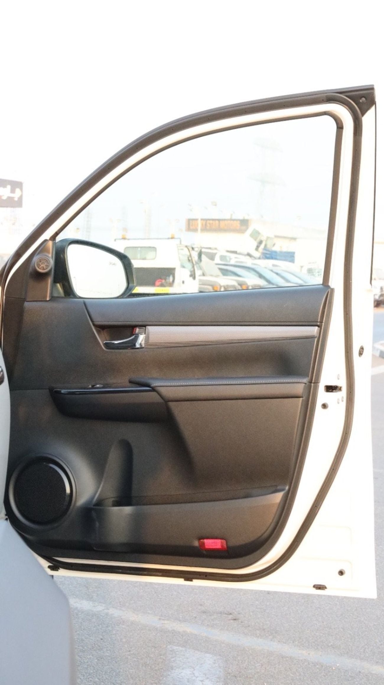 تويوتا هيلوكس STD DC TRD 4.0L AWD