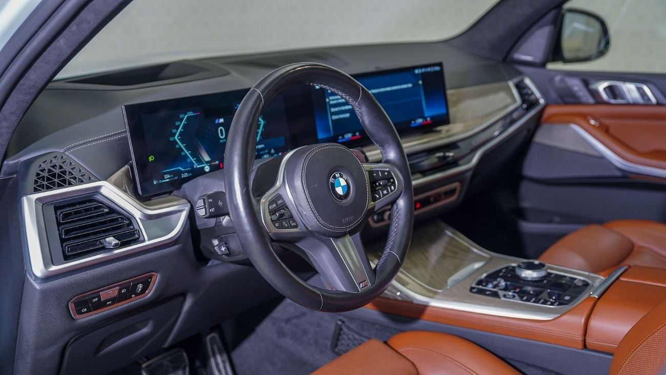 BMW X7 XDrive40i 3.0L | AED 4,913 PM | Warranty Aug-2026 | GCC