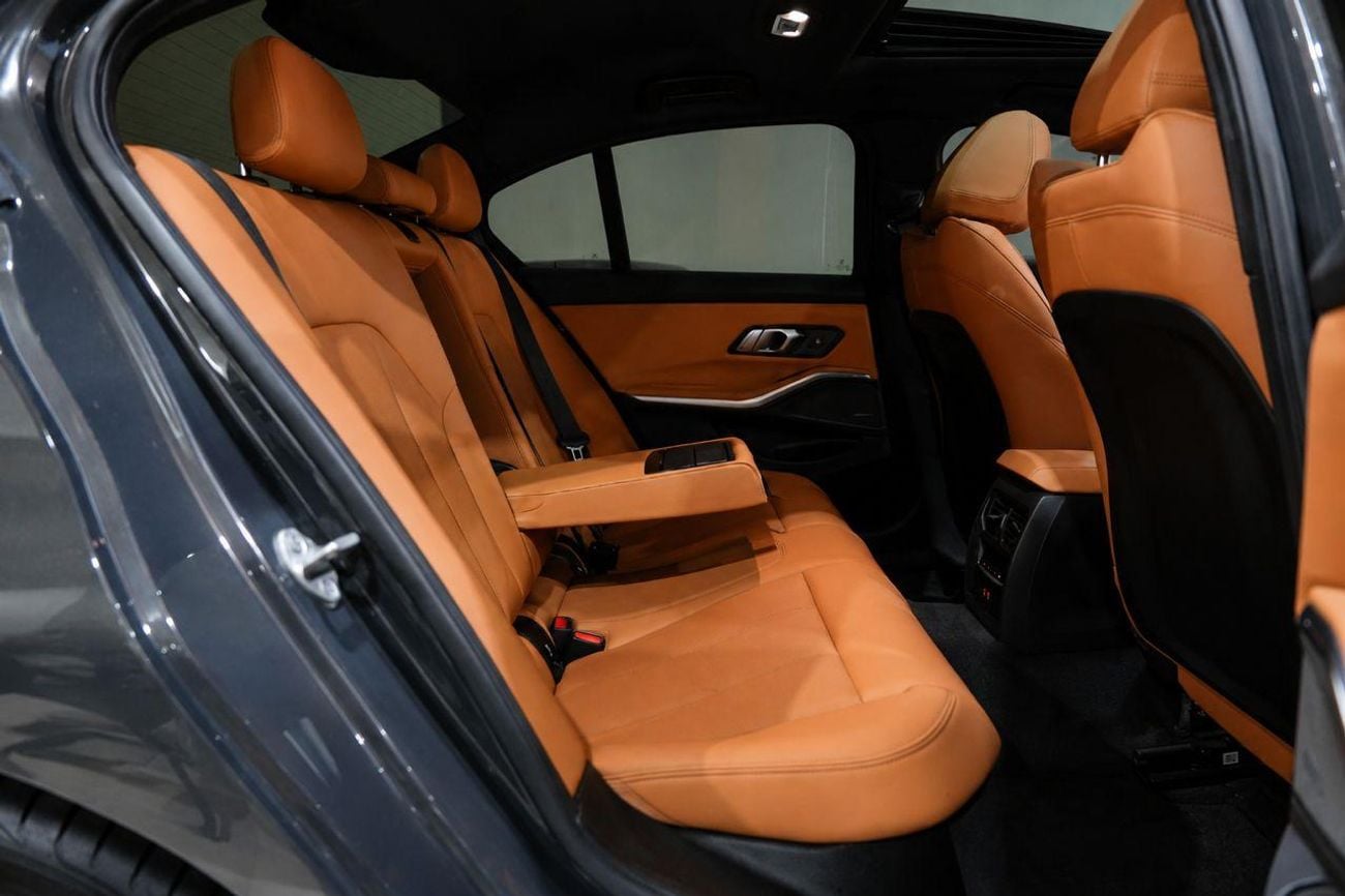 BMW 320i LUXURY M SPORT PACKAGE