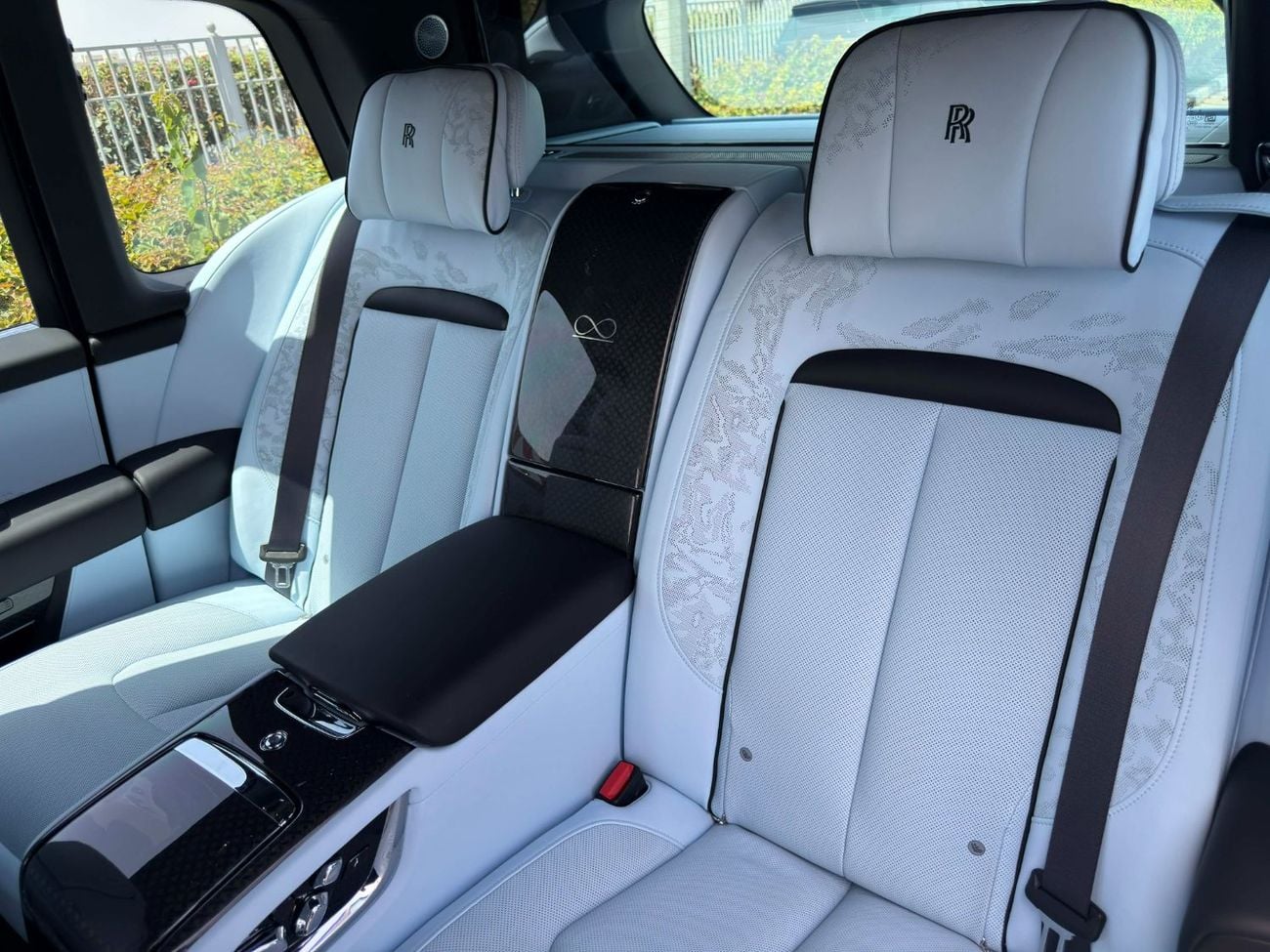 رولز رويس كولينان GCC SPEC NEAT AND CLEAN LESS KILOMETER