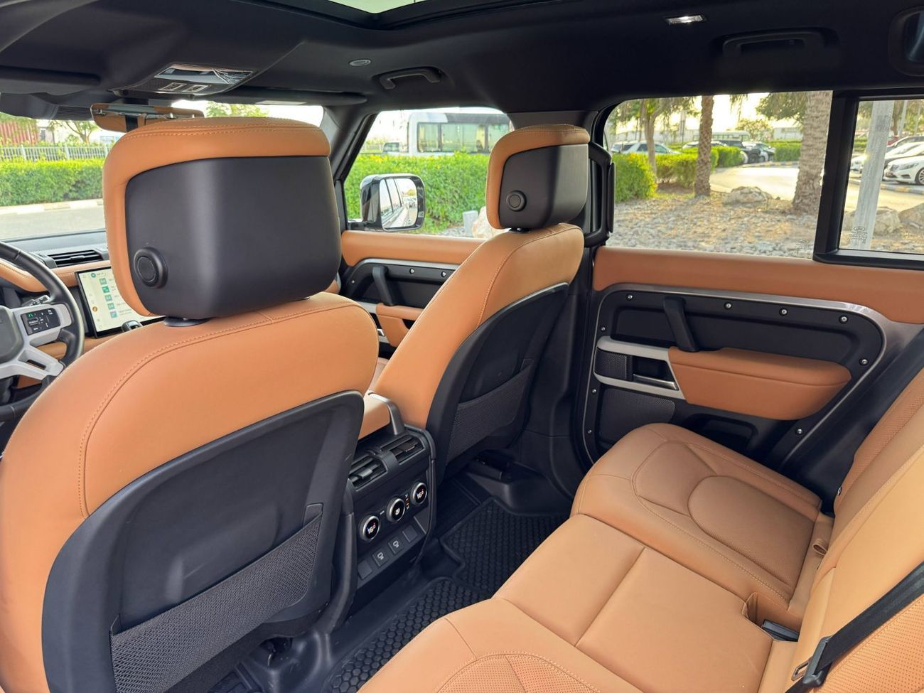 لاند روفر ديفندر P400 110 HSE 3.0L (5 Seater)