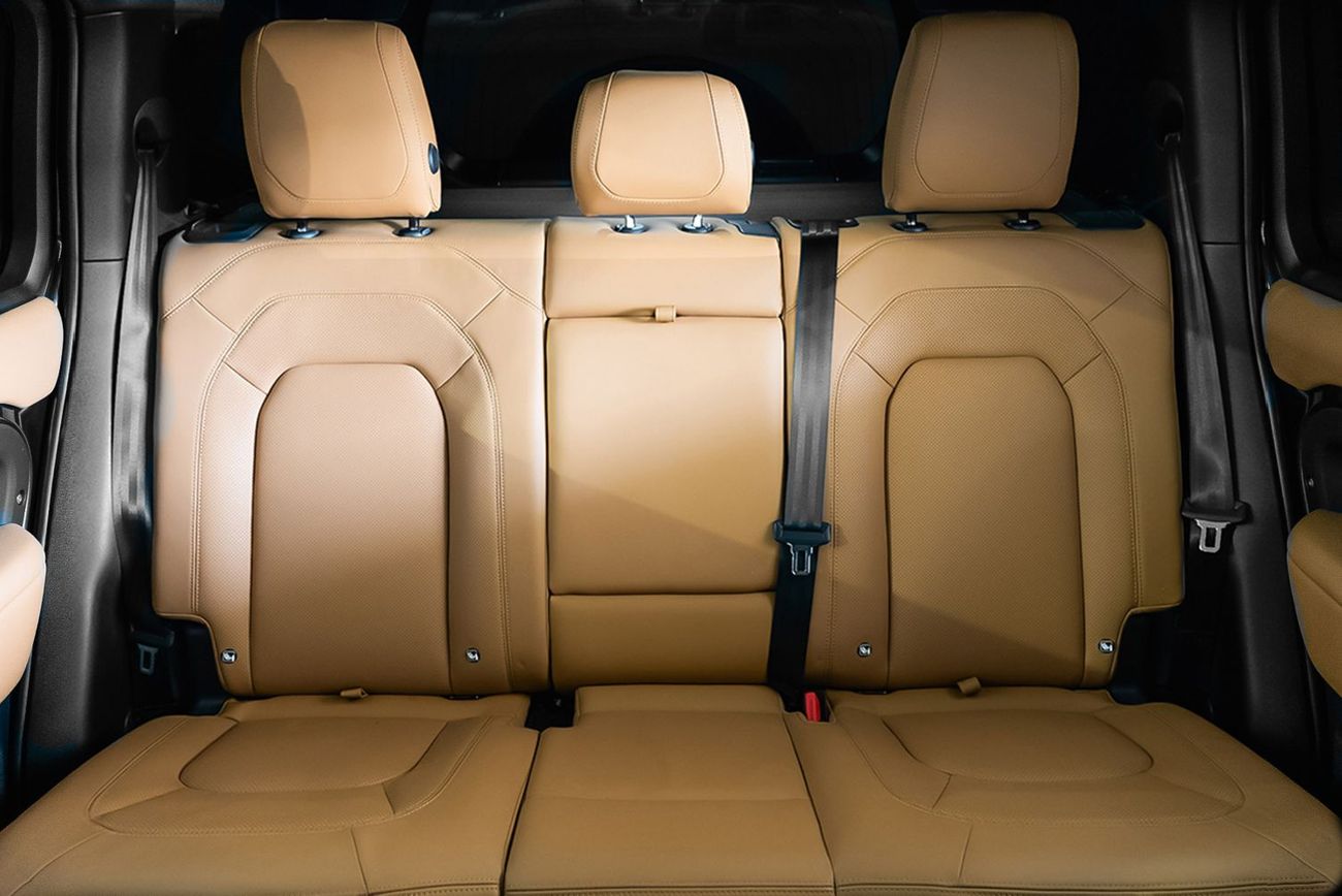 Land Rover Defender P400 110 HSE 3.0L (5 Seater)