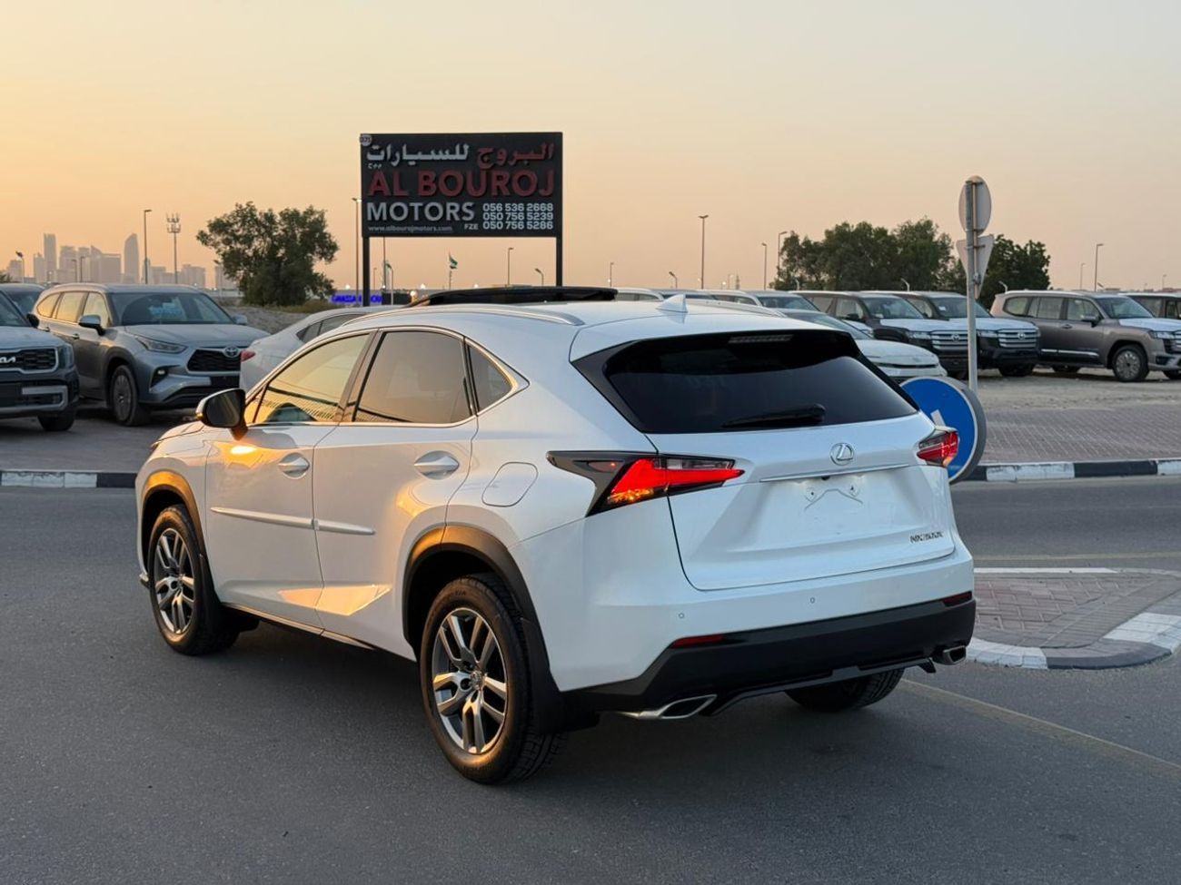 لكزس NX200t LEXUS NX200 TURBO Premier 2.0L FULL OPTION | UAE PASS