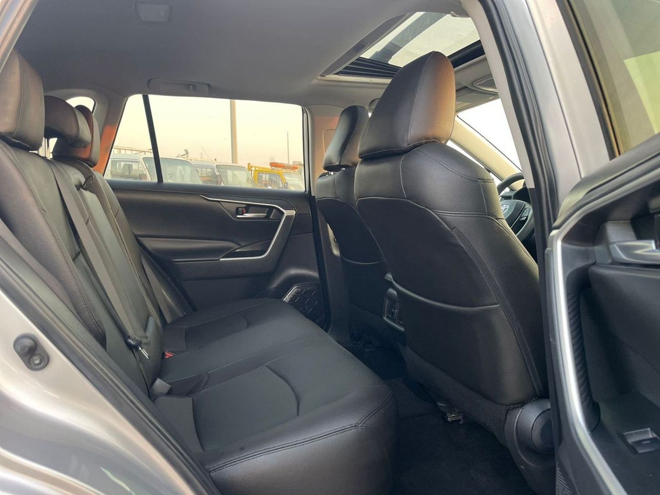 Toyota RAV4 2023 Toyota Rav4 XLE 4x4 Full Option 2.5L V4 With Radar - 9,400 Mileage