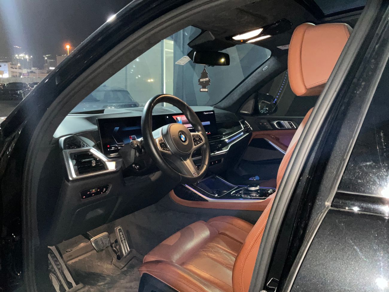 بي أم دبليو X7 40i Luxury M Sport | شامل الضمان | 0 ﺪﻔﻋﺓ ﺃﻮﻟﻯ