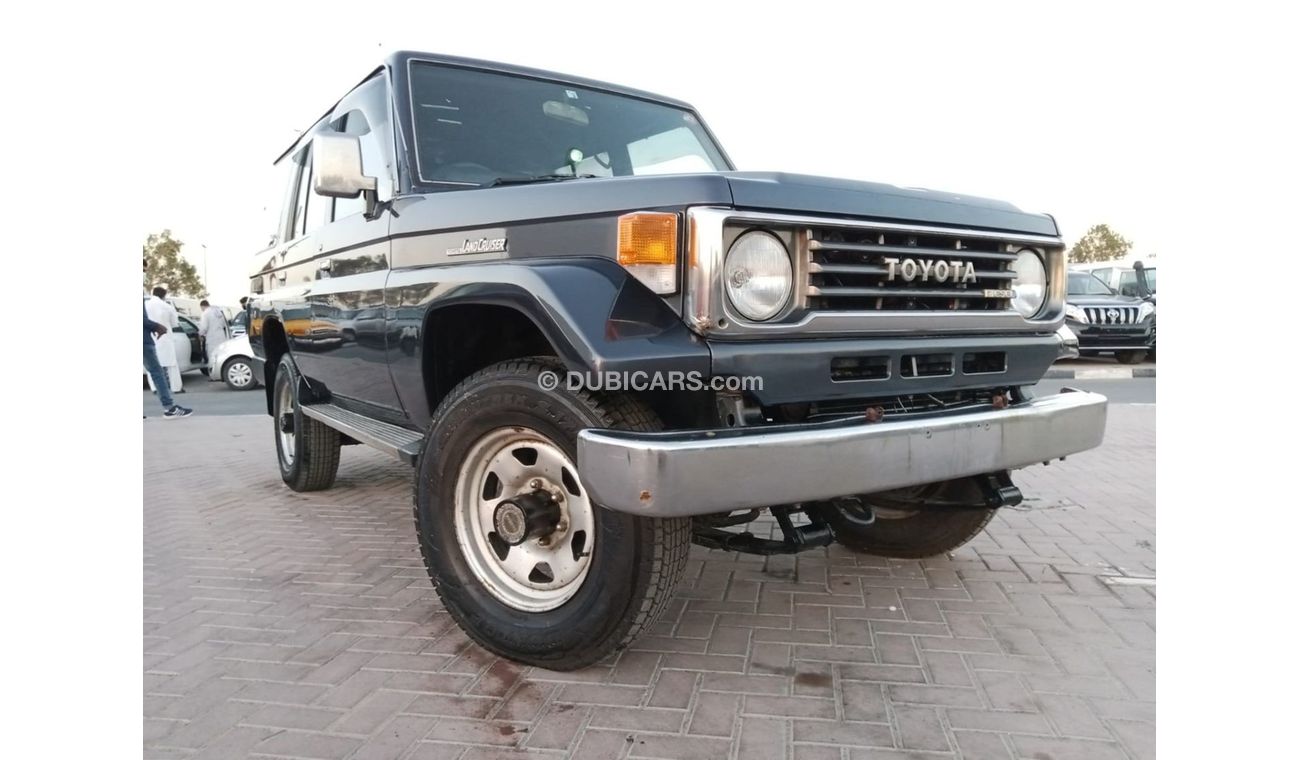 تويوتا لاند كروزر TOYOTA LAND CRUISER RIGHT HAND DRIVE (PM1179)