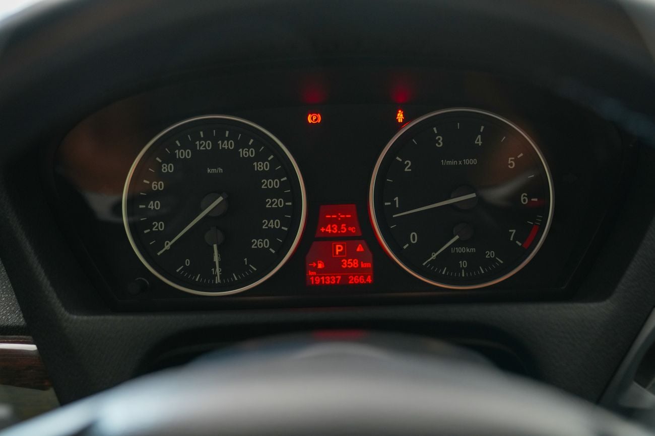 بي أم دبليو X5 50i M SPORT