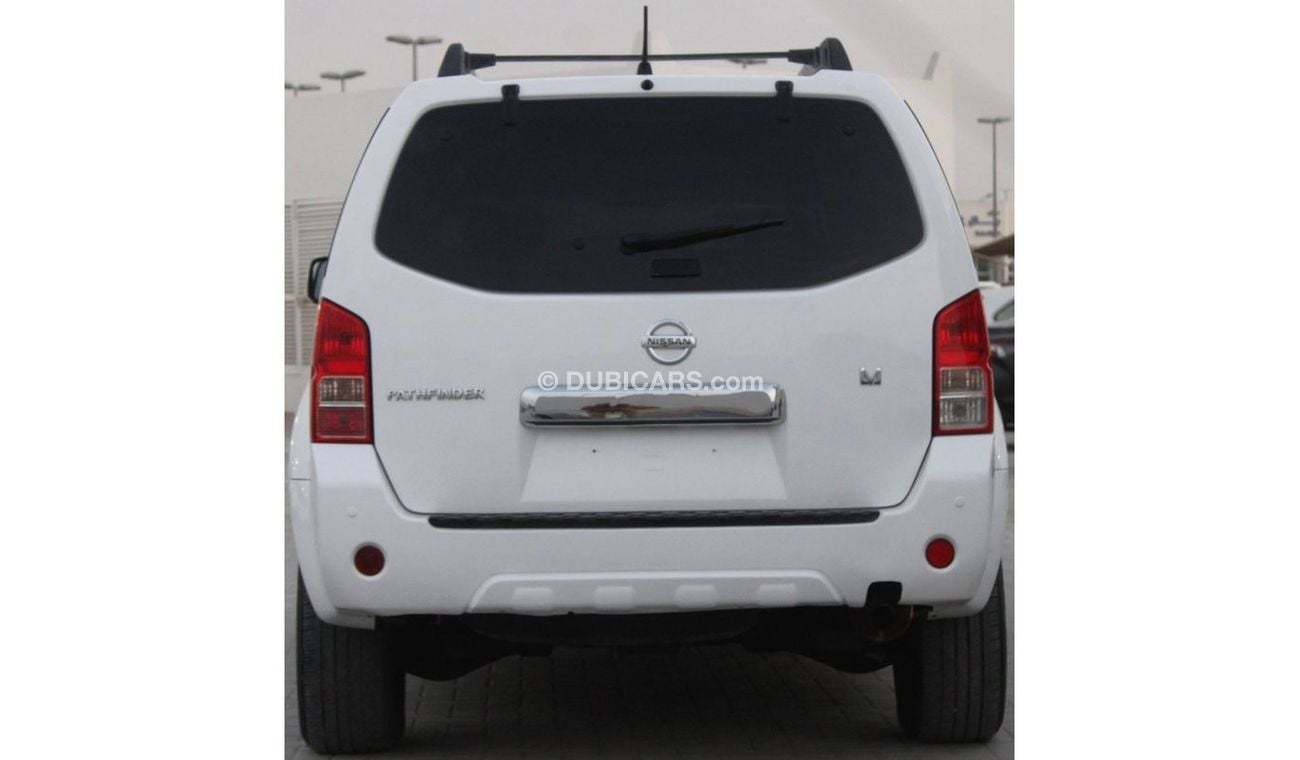 Nissan Pathfinder SE Mid Nissan Pathfinder 2015 in excellent condition, without accidents