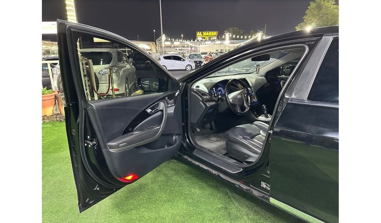 Hyundai Grandeur Hyundai Grandeur made in Korea in good perfect condition with 2.4 engine on leather interior mileage