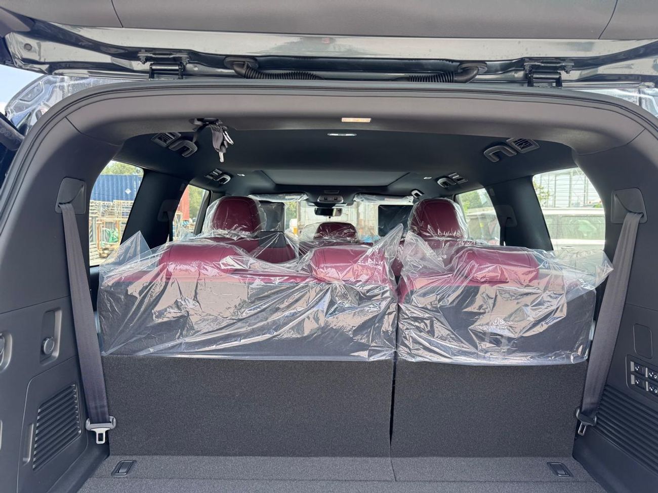 Nissan Patrol SE Platinum City 3.8L Ext _GREYISH GREEN Inter_BURGUNDY)