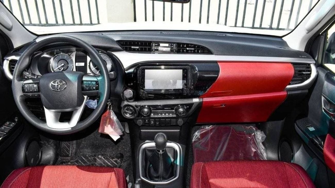 تويوتا هيلوكس TOYOTA HILUX SR5 2.8L DIESEL 2024 0KM