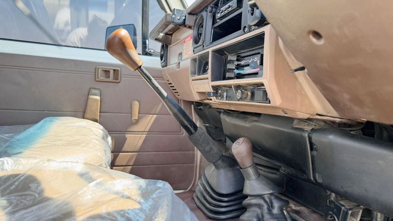 تويوتا لاند كروزر بيك آب SINGLE CABIN | BULL BAR WITH LED LIGHTS | RHD | 1992 | 4.2L DIESEL ENGINE | MANUAL TRANSMISSION | 4W