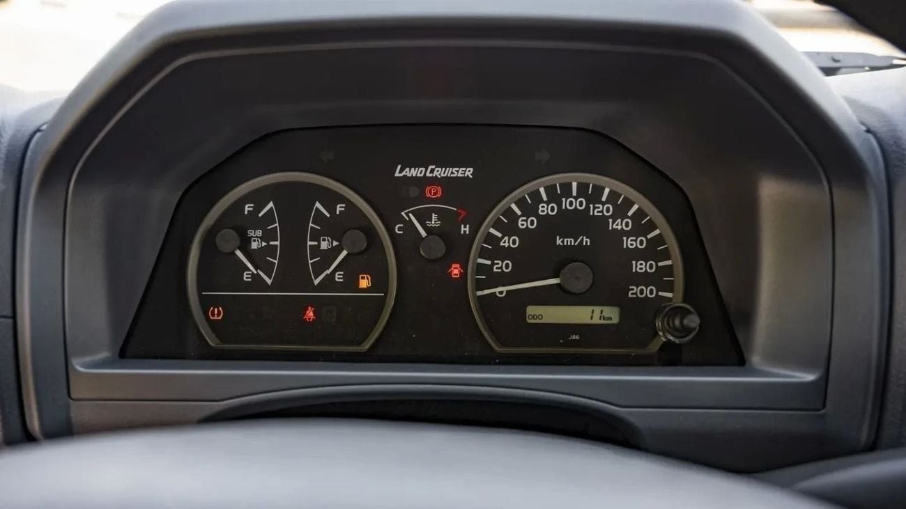 Toyota Land Cruiser Pick Up Toyota Land Cruiser Pickup LC79 4.2L Diesel 2025