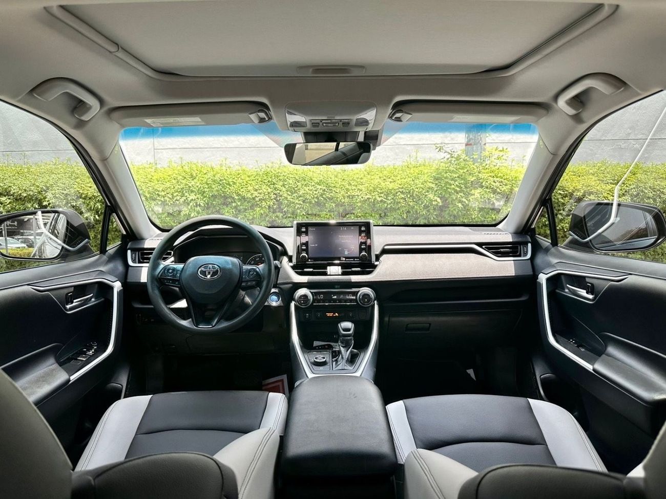 Toyota RAV4 2019 Toyota RAV4 XLE hybrid