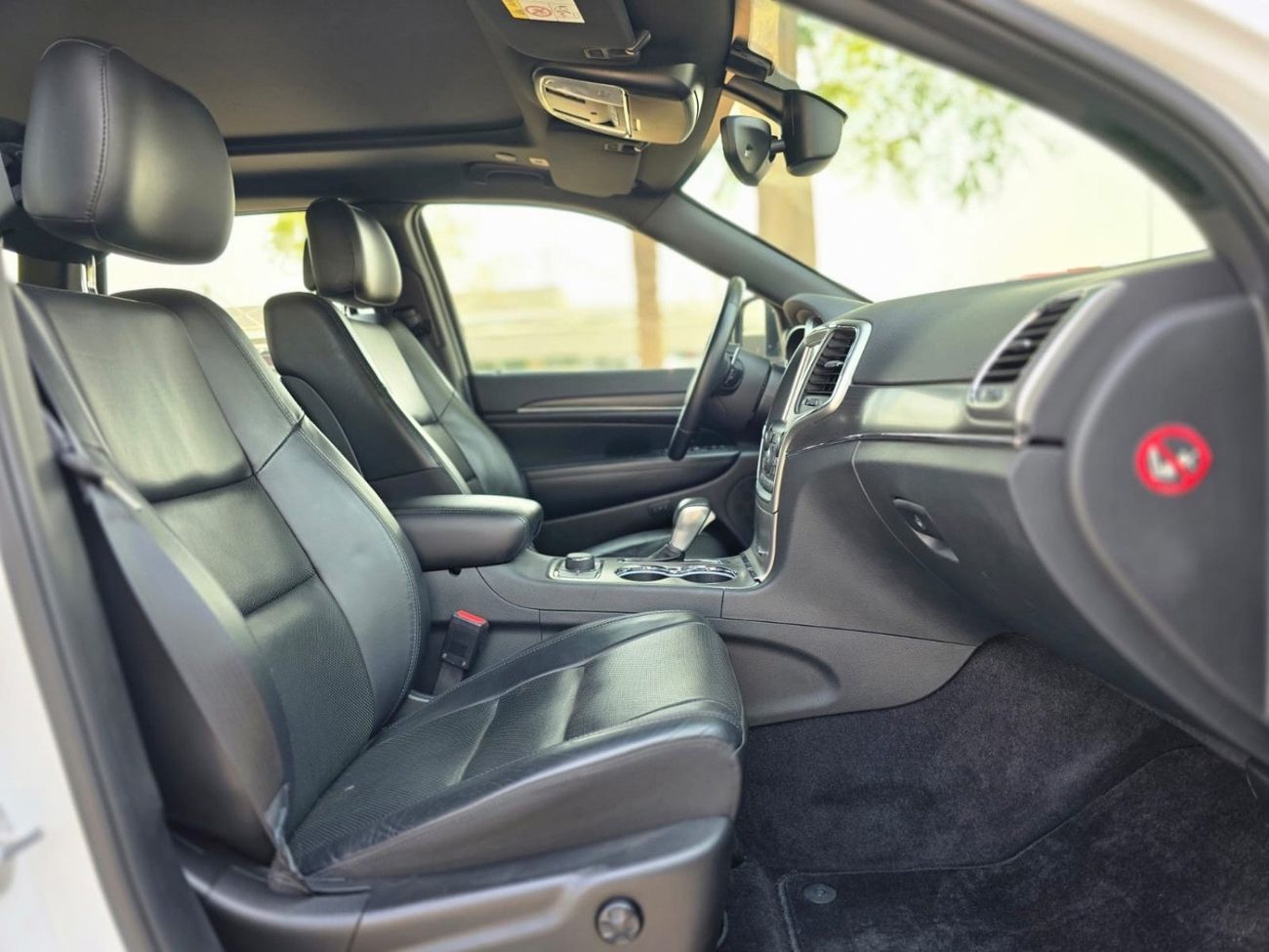 جيب جراند شيروكي GCC LIMITED WITH WARRANTY V6