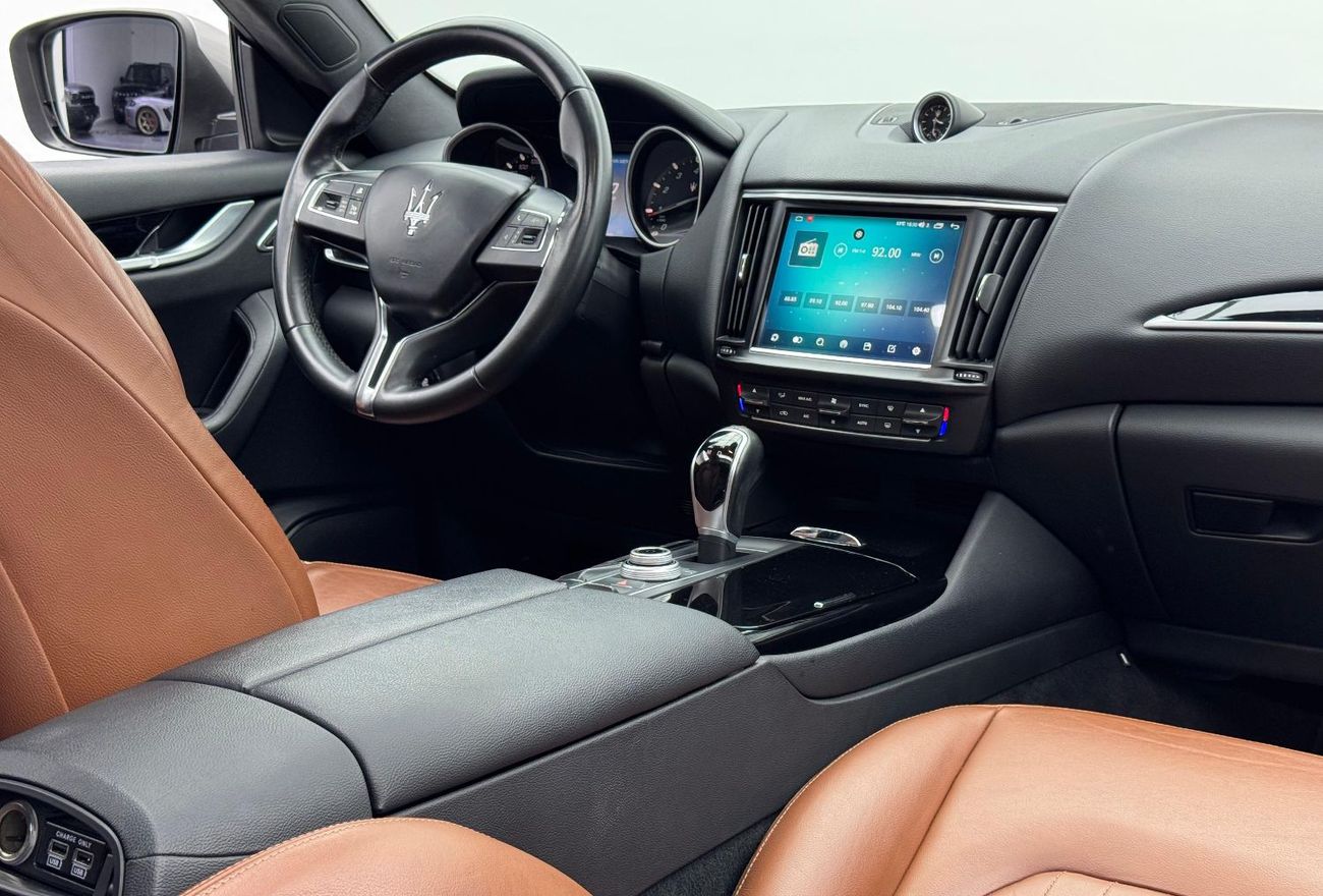 Maserati Levante Std 3.0L (350 HP) 2017 Maserati Levante, Service History, Fully Loaded, Excellent Condition, GCC