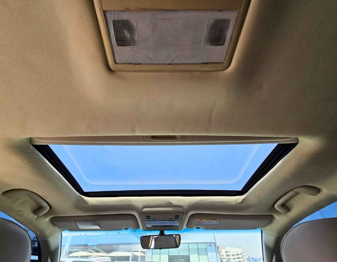 تويوتا لاند كروزر GXR V6/ SUNROOF/ WARANTY/ FSH/ SINGLE USER/ LEATHER/ FREE REGISTERATION/ 2266 MONTHLY /LOT#20936