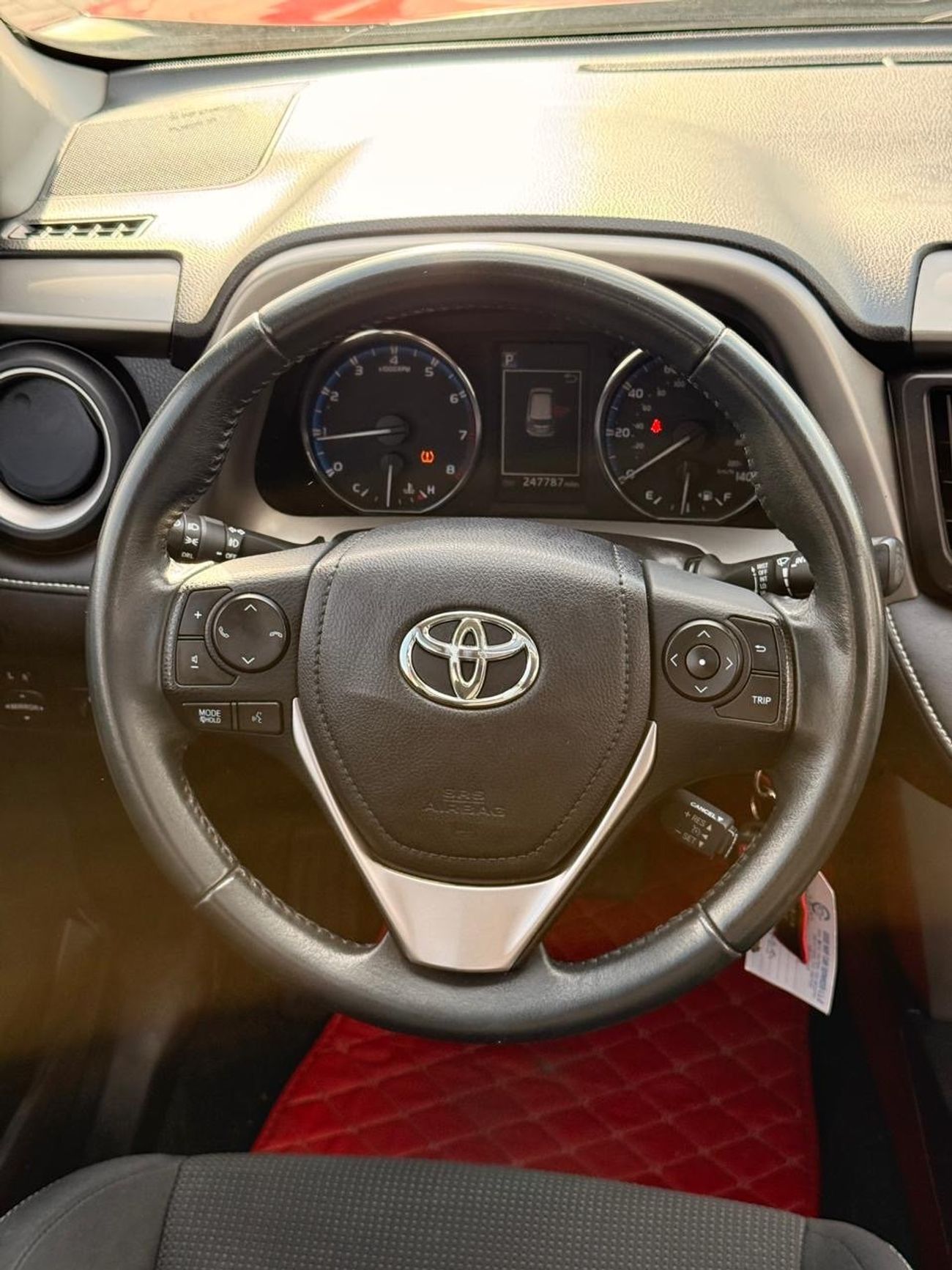 تويوتا راف ٤ XLE 2.5L AWD Full option sunroof, push start